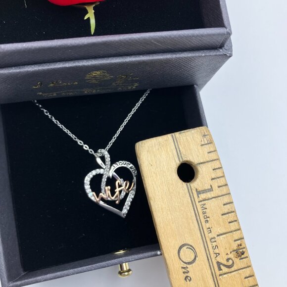 JoycuFF Rose Heart Initial Letter Pendant Necklace Gifts for Wife, Girlfriend - Picture 7 of 7